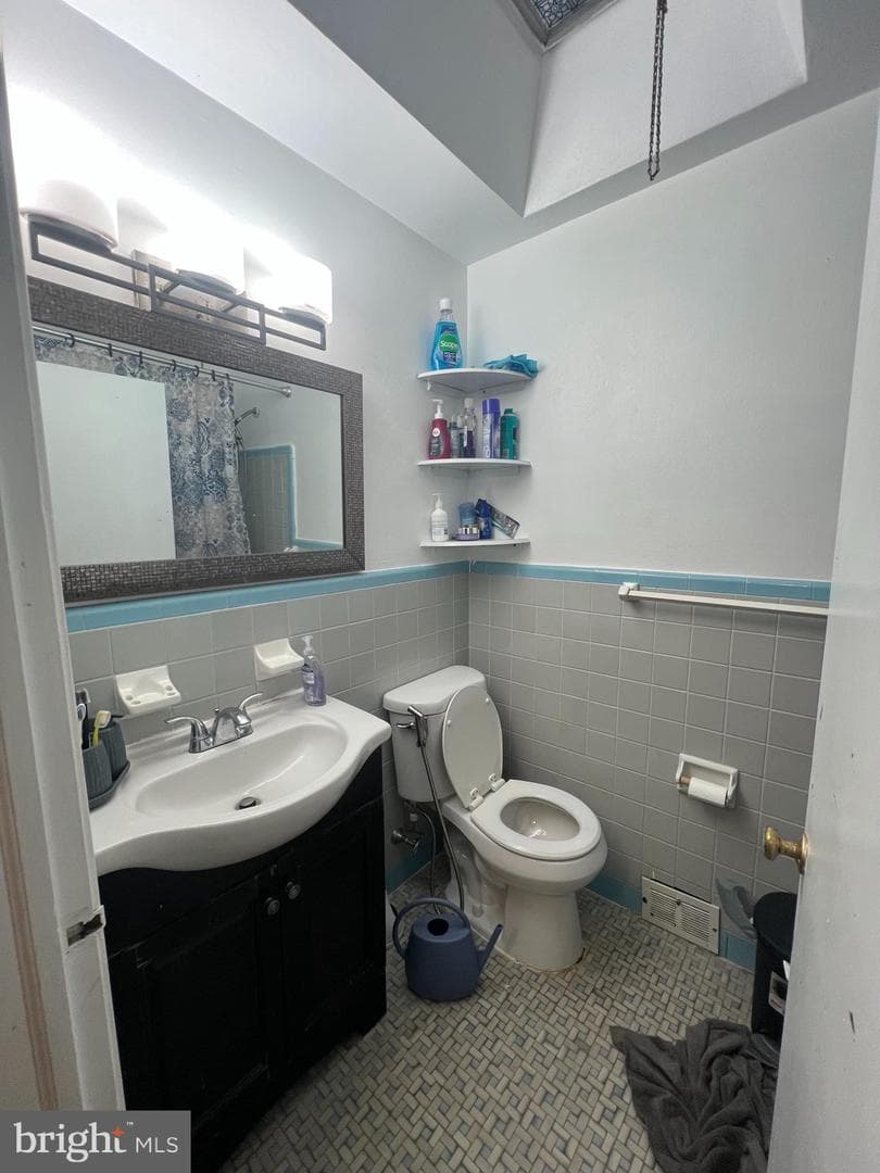 2822 Rawle Street photo 5