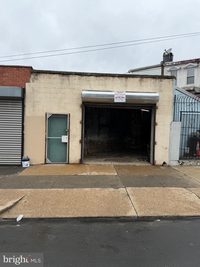 730 W Erie Ave photo 25