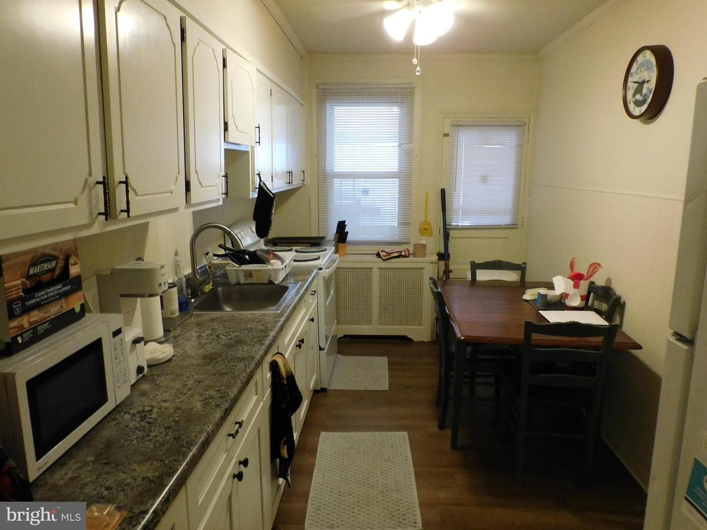 5044 James Street photo 9