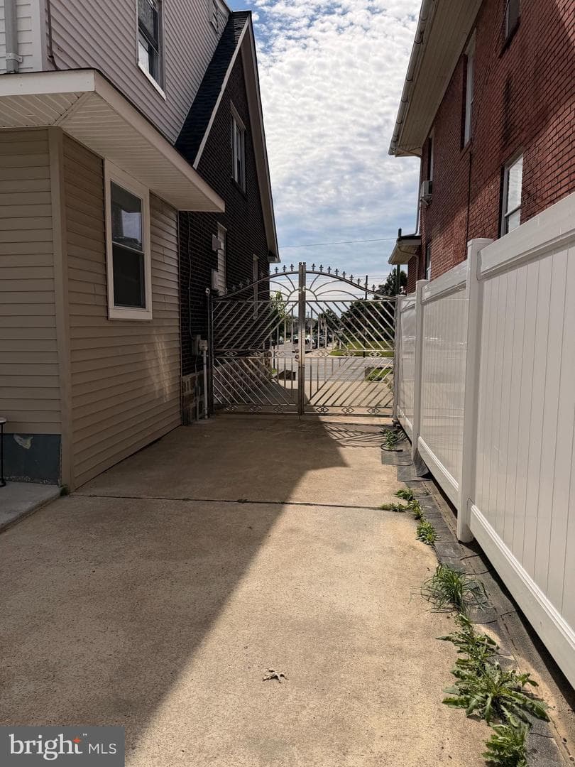 7414 Castor Avenue photo 5