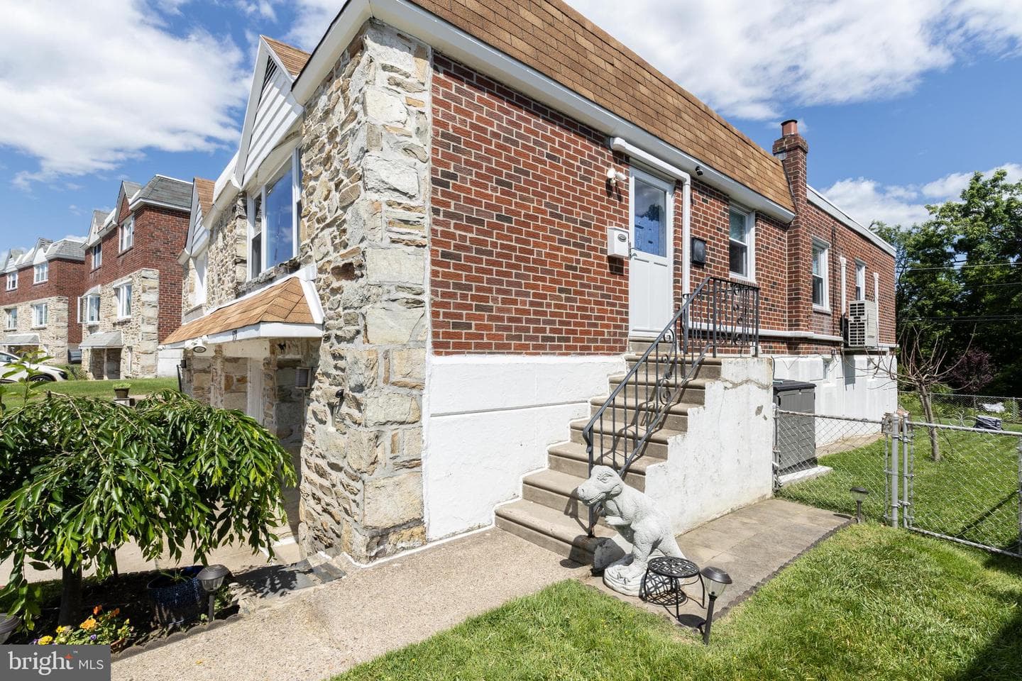 579 Wartman Street photo 3