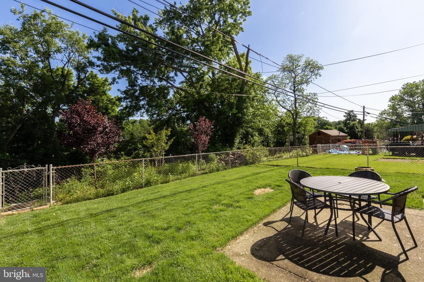 579 Wartman Street photo 32