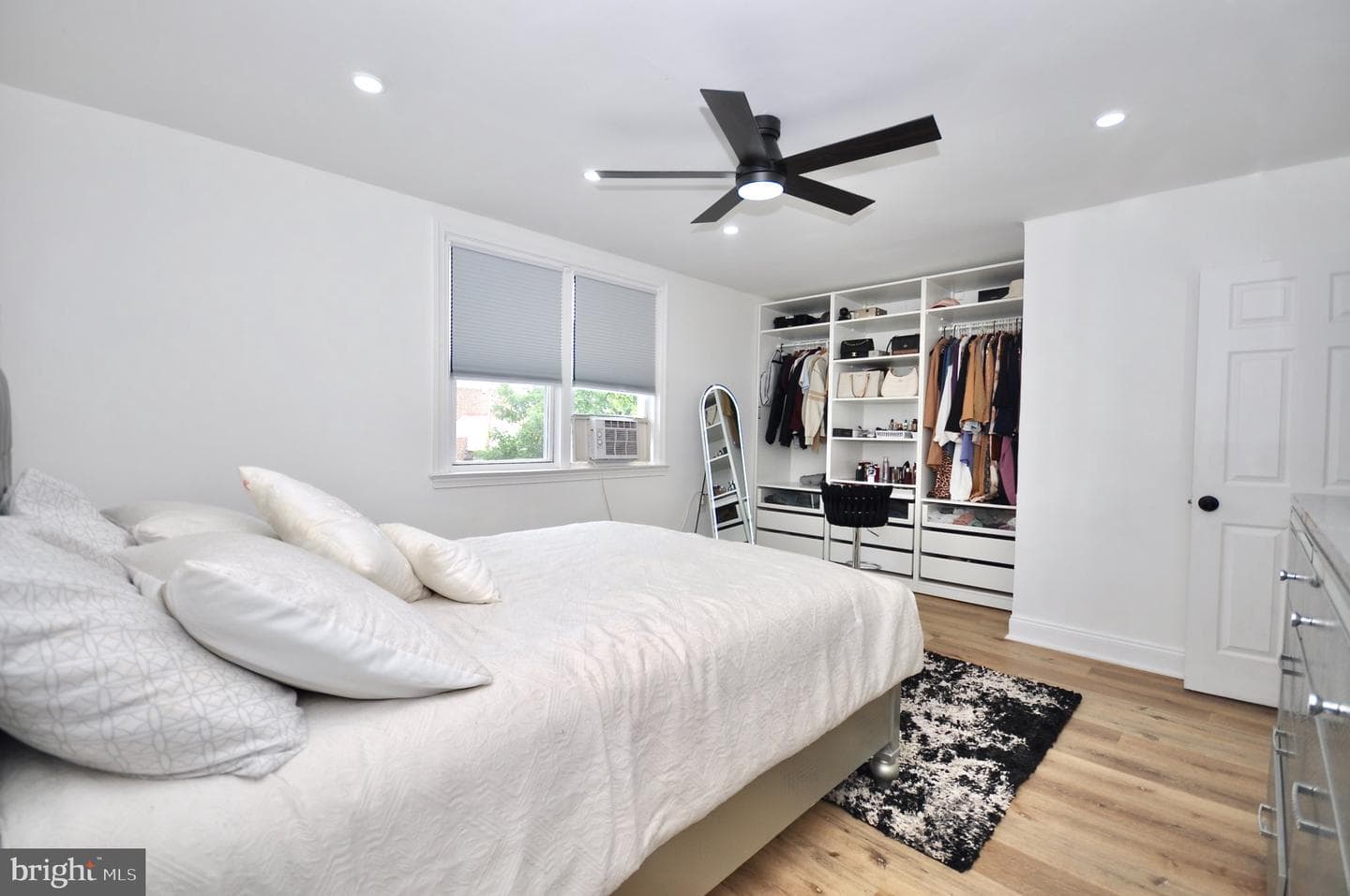 6311 Elmhurst Street photo 4