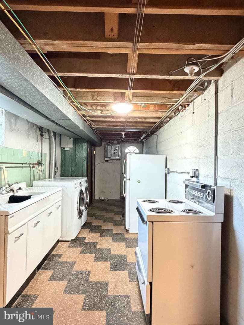 7639 Leonard photo 14