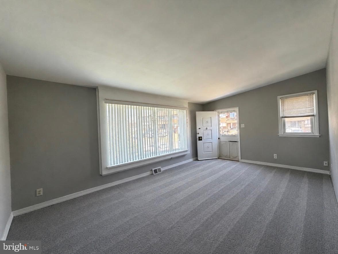 7639 Leonard photo 2