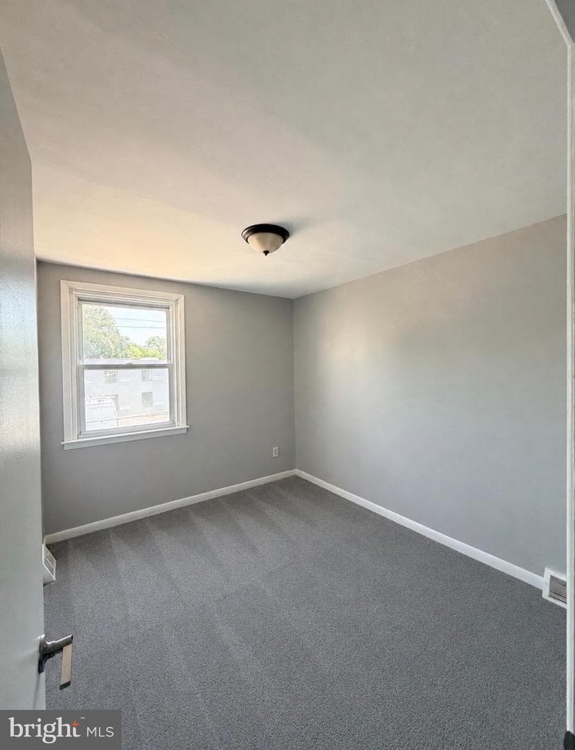 7639 Leonard photo 9