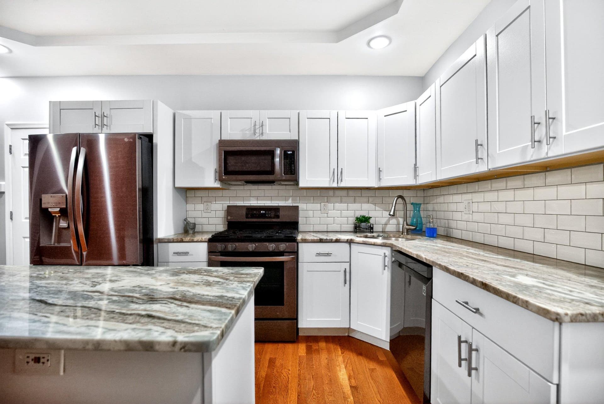 5148 Catharine Street photo 11