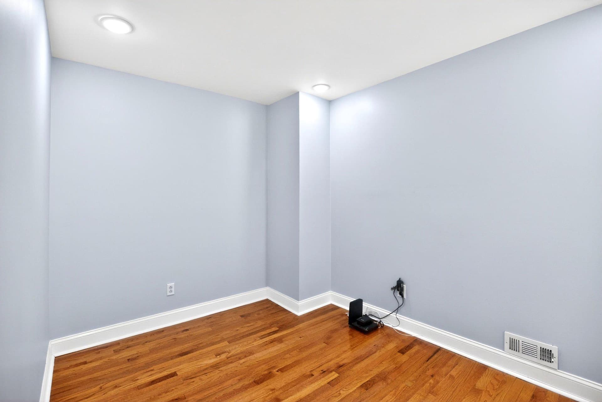 5148 Catharine Street photo 19