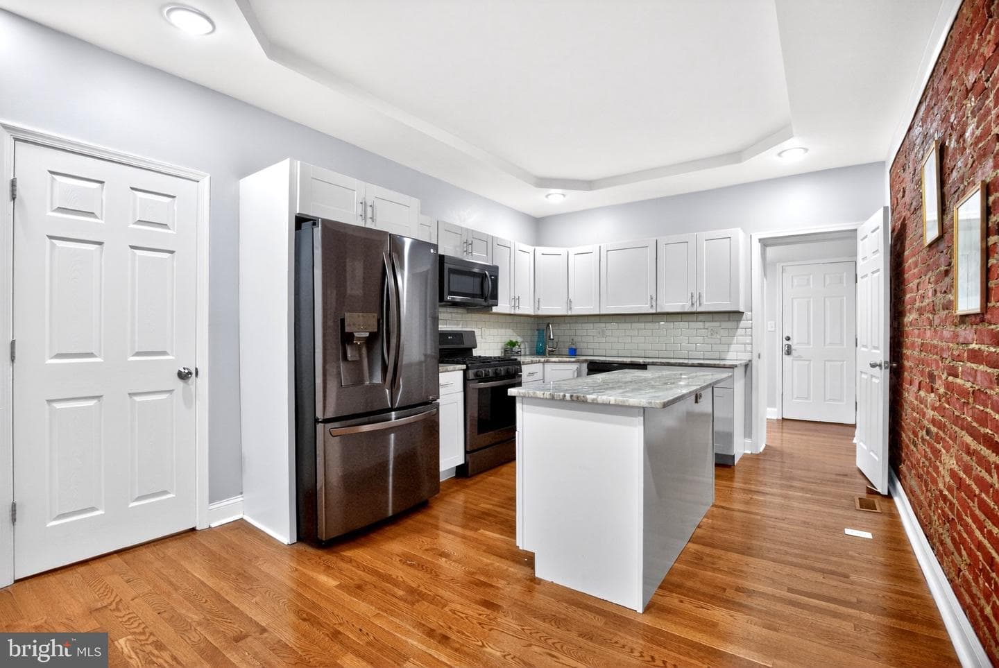 5148 Catharine Street photo 7