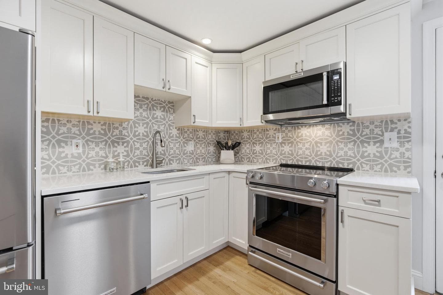 2137 Bainbridge Street photo 15
