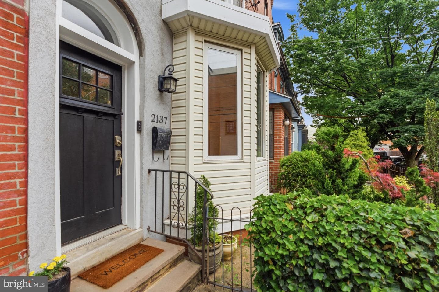 2137 Bainbridge Street photo 3