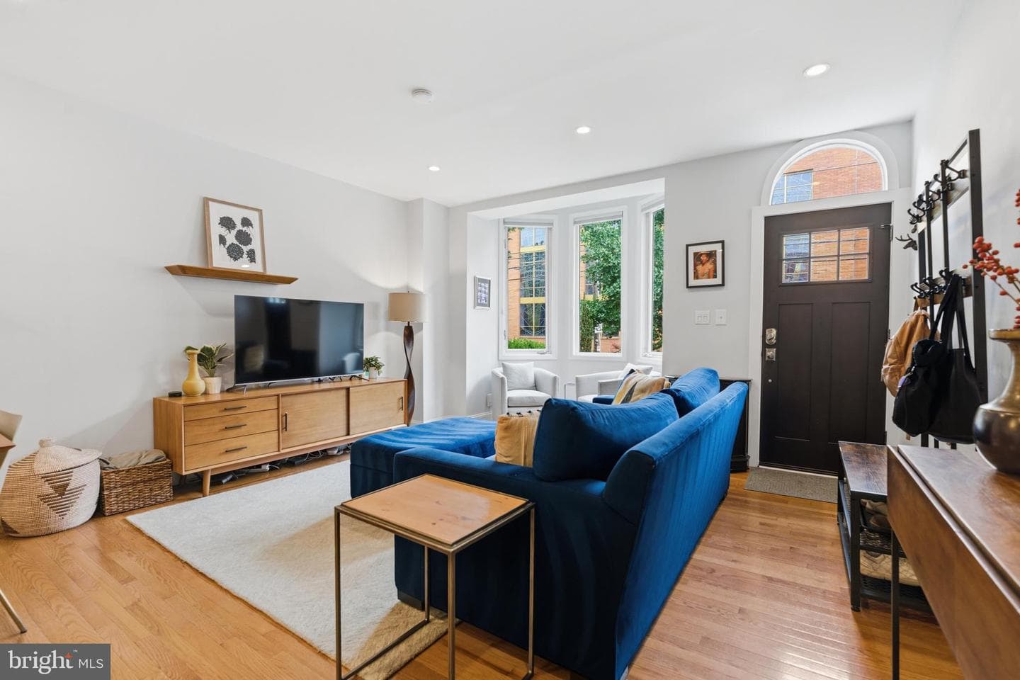 2137 Bainbridge Street photo 4