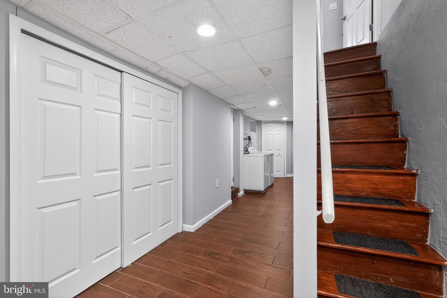 2114 S Lambert Street photo 20