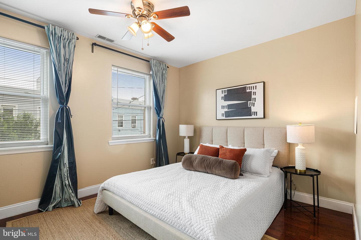 2343 Moore Street photo 11