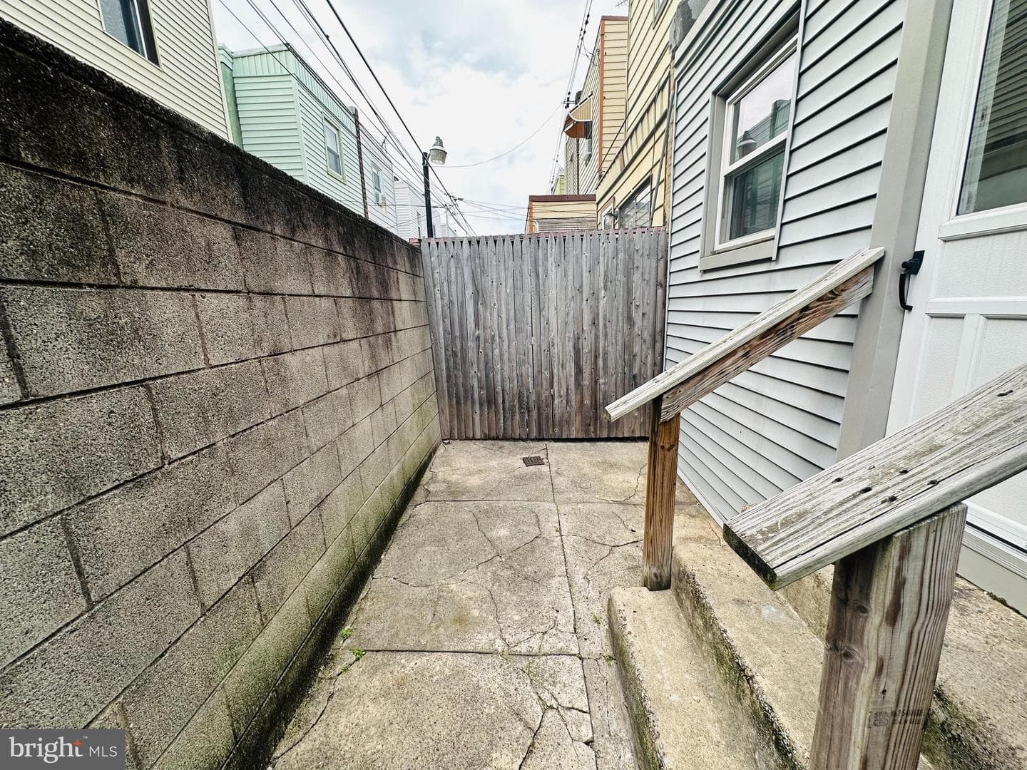 2438 S Philip Street photo 10