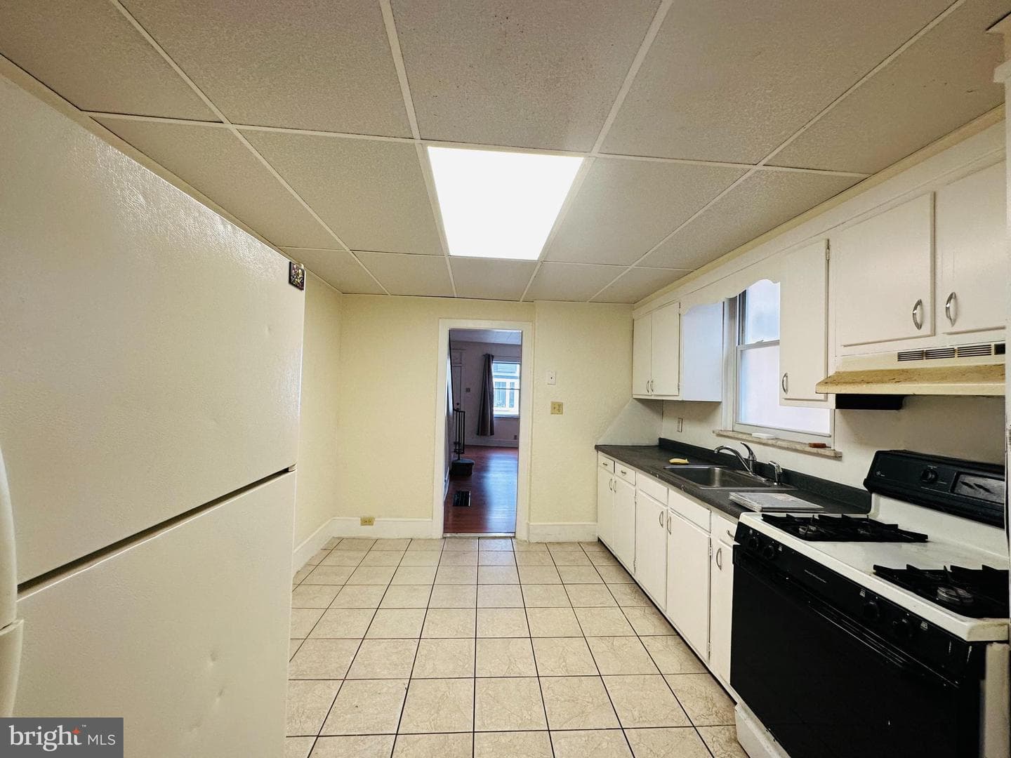 2438 S Philip Street photo 12