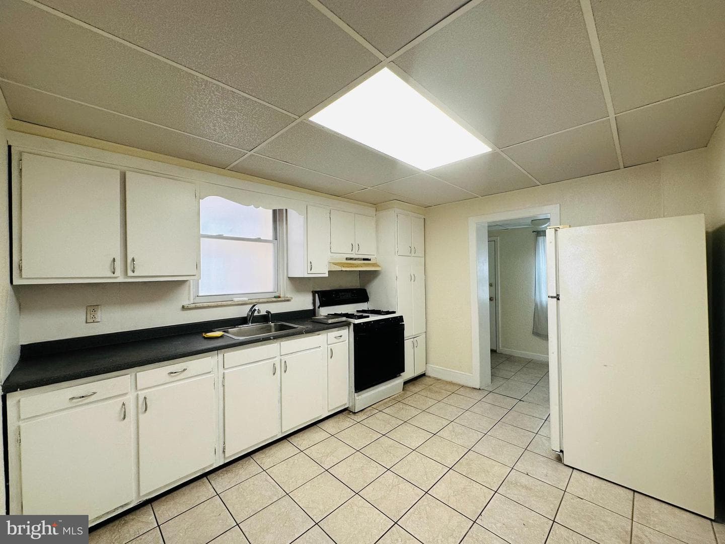 2438 S Philip Street photo 6