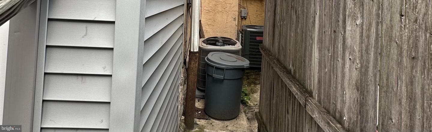 2438 S Philip Street photo 9