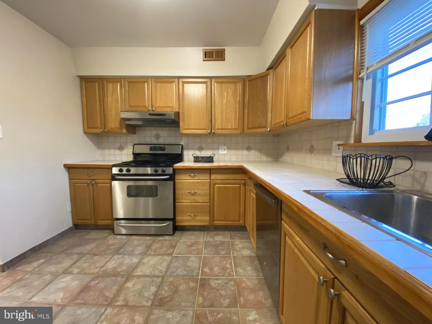 3528 W Crown Avenue photo 14