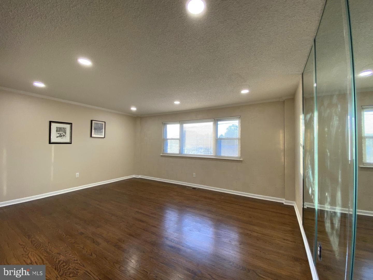 3528 W Crown Avenue photo 17