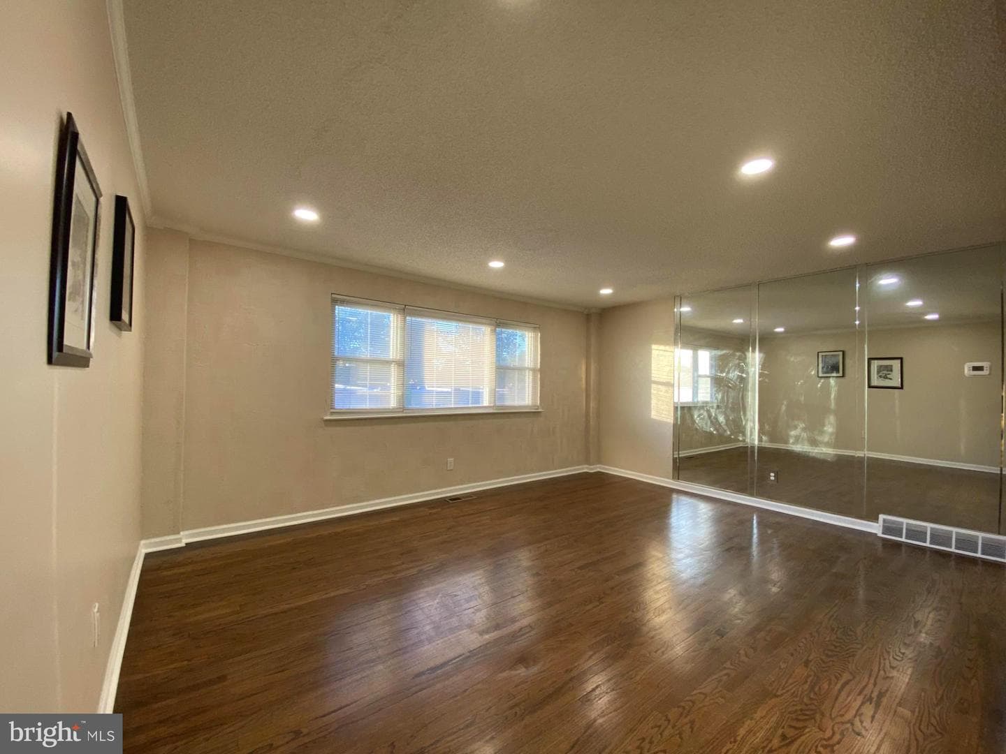 3528 W Crown Avenue photo 18