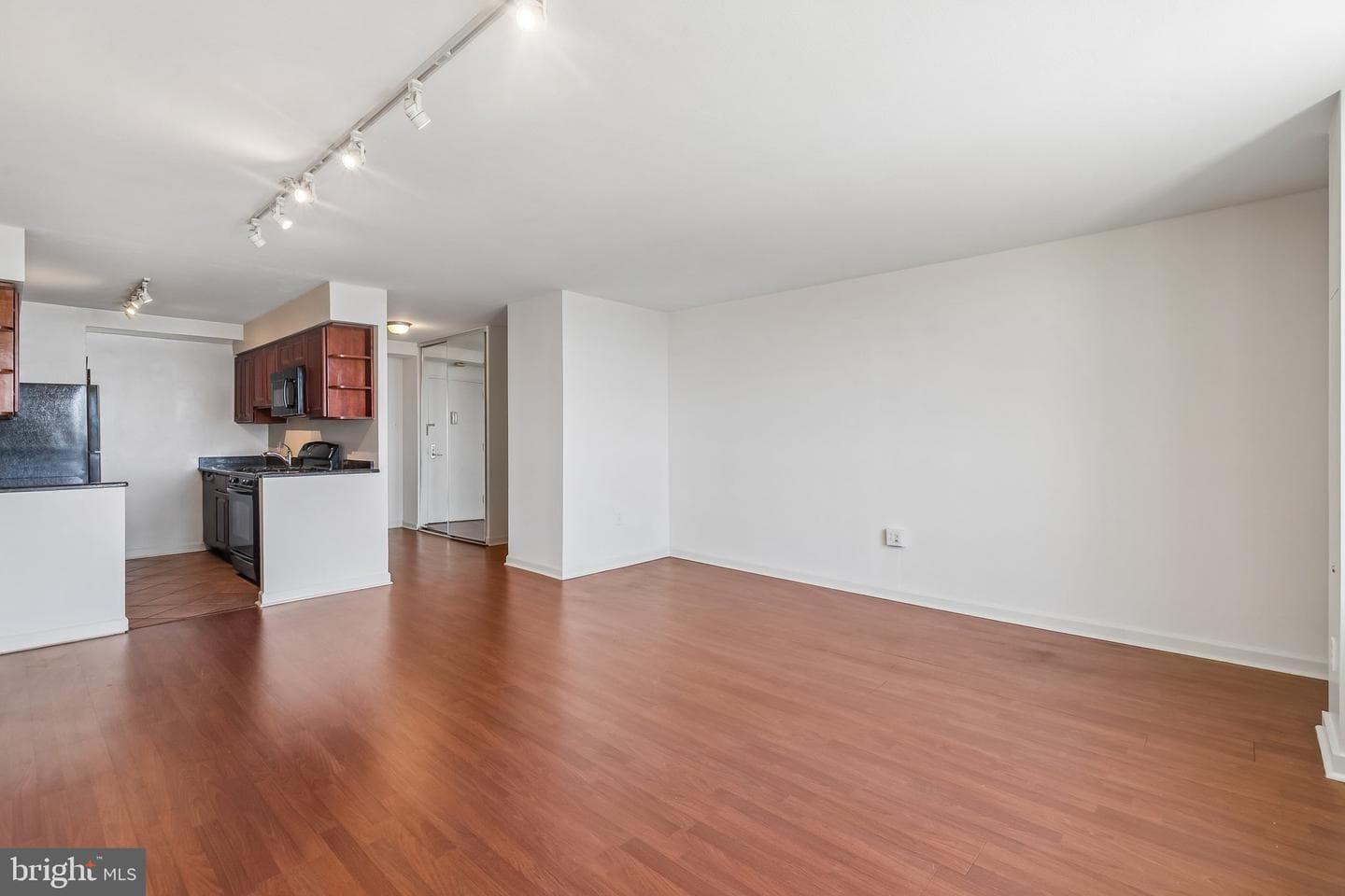 604 S Washington Square #2211 photo 4