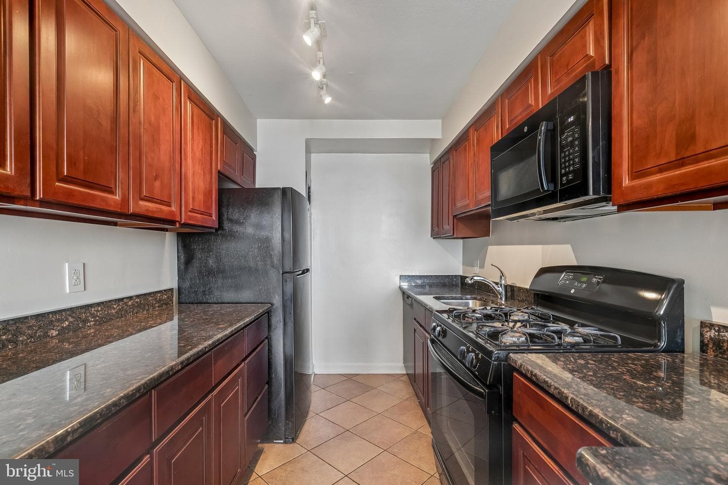 604 S Washington Square #2211 photo 5