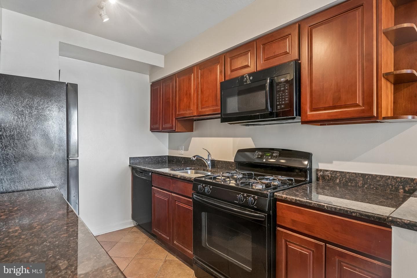 604 S Washington Square #2211 photo 7