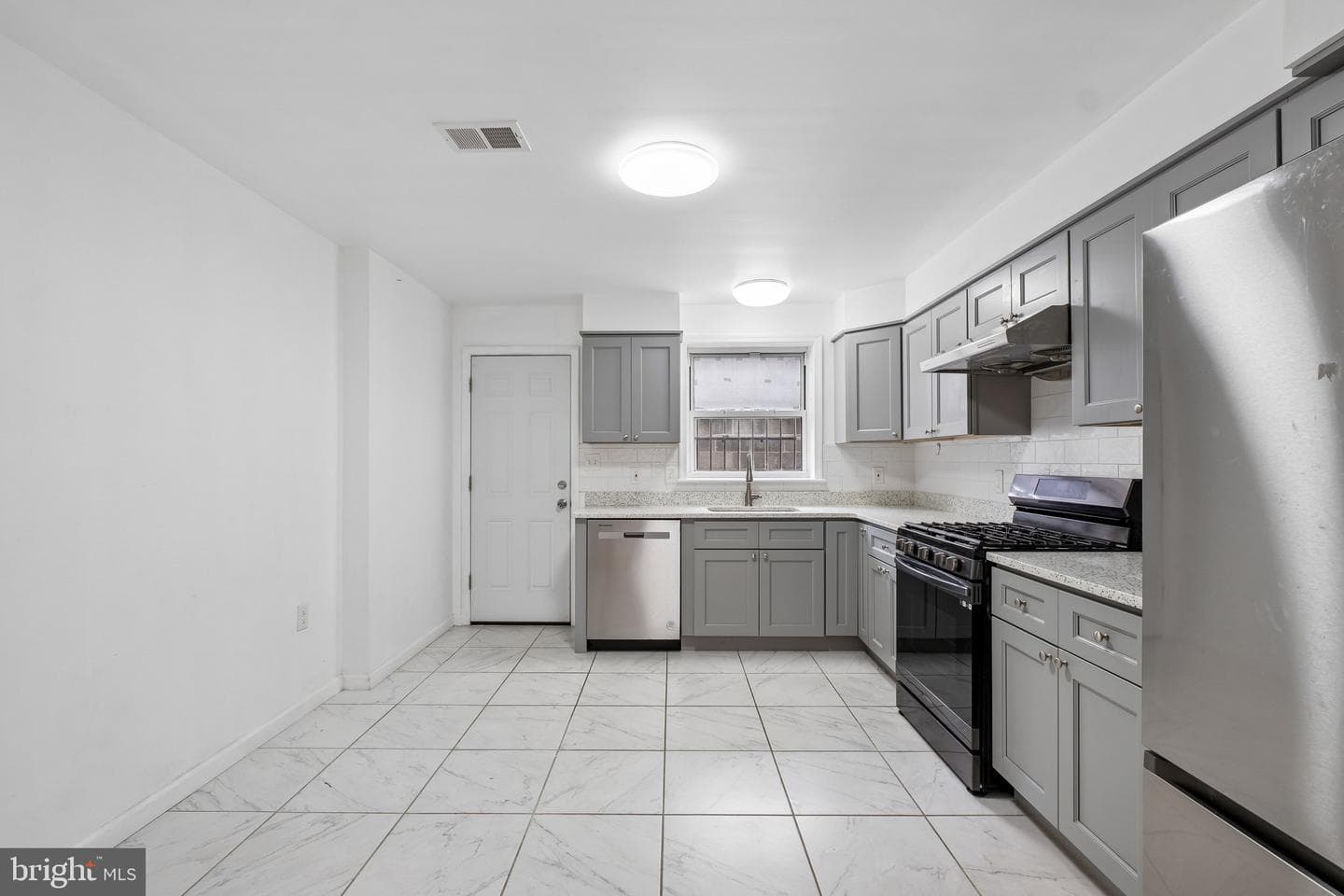 732 Dickinson Street photo 10