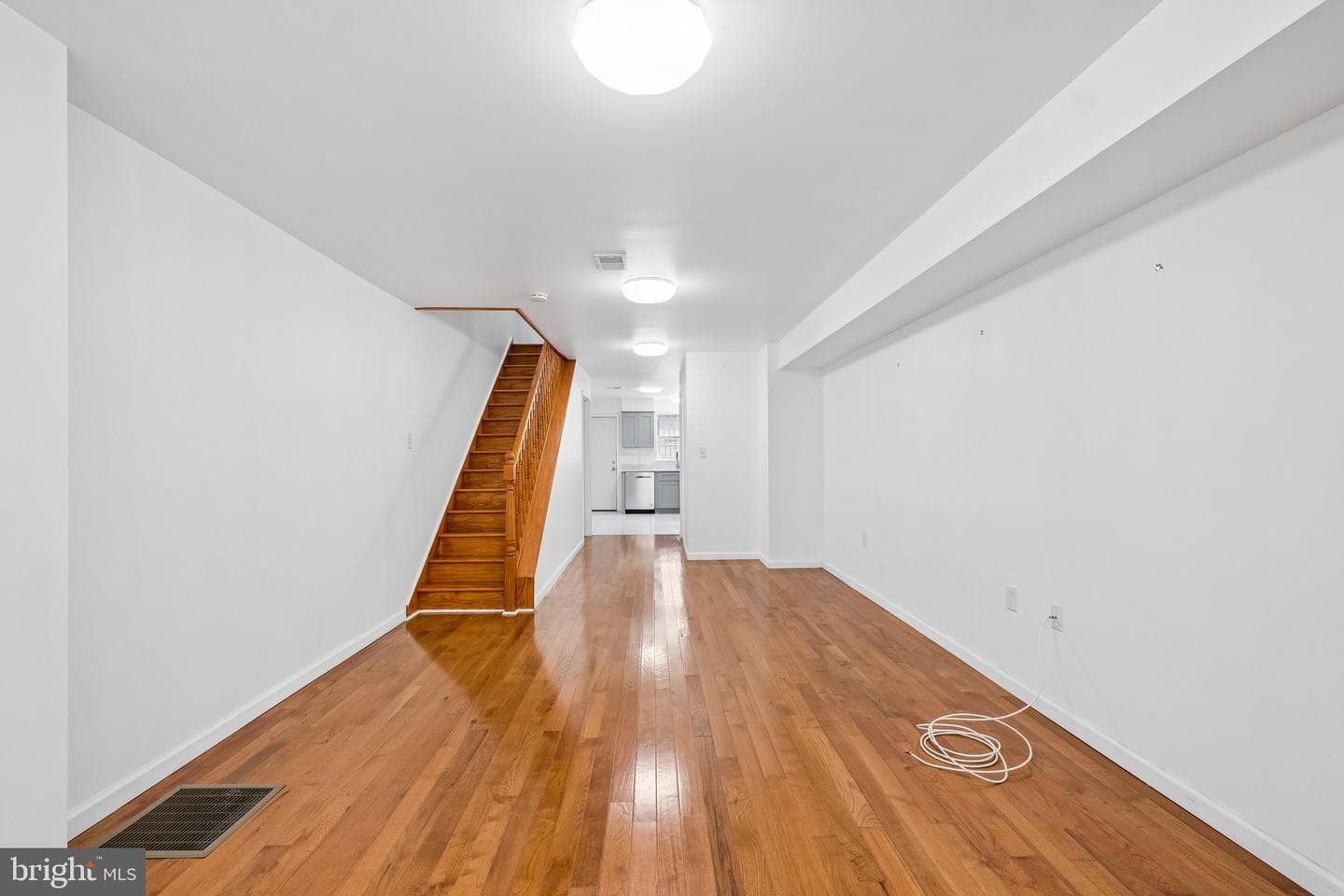 732 Dickinson Street photo 5