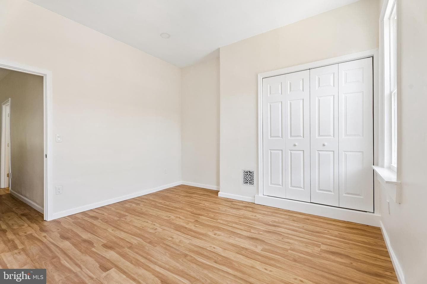1716 N Hollywood Street photo 33