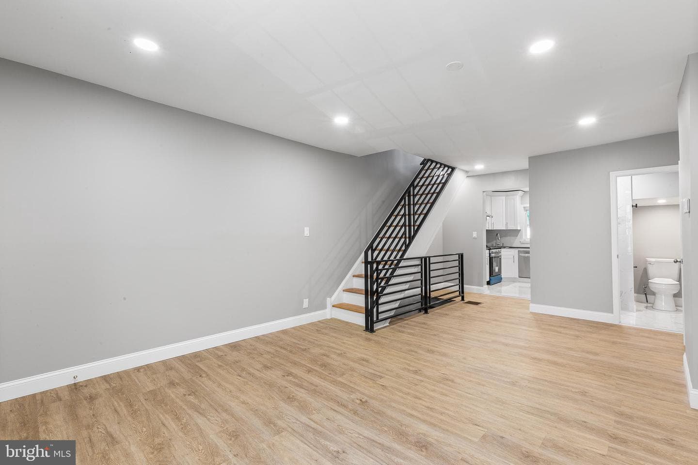 2524 S Mildred Street photo 4