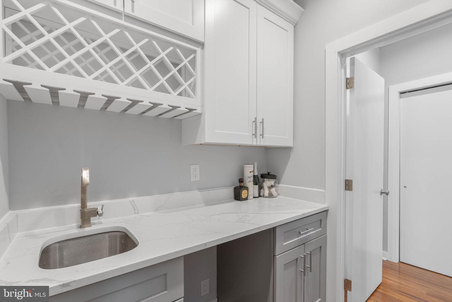 2059 Fernon St photo 29