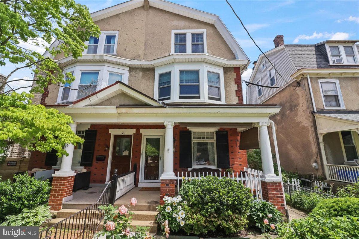 18 W Gravers Lane, Philadelphia