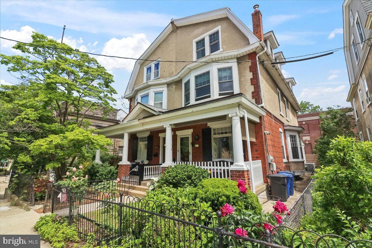18 W Gravers Lane, Philadelphia