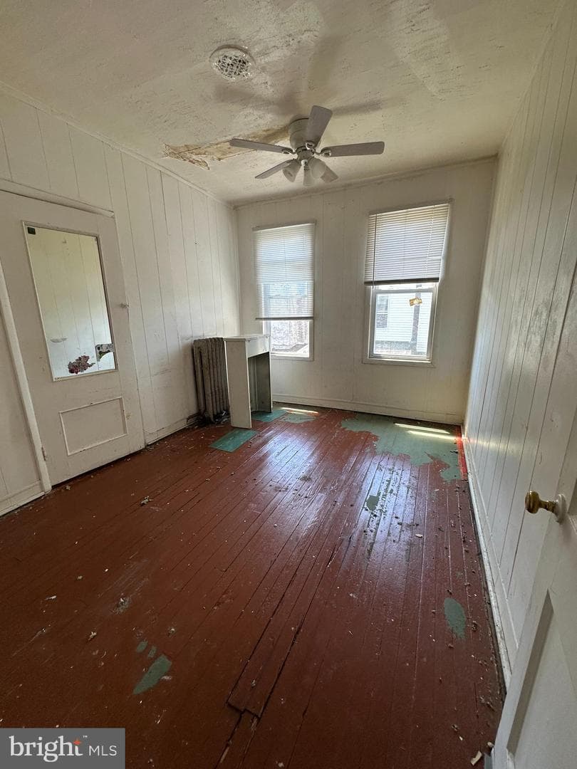 5912 Spring Street photo 4