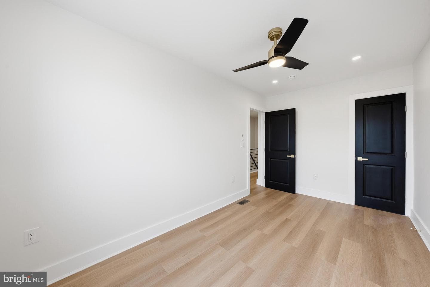 3042 Fairfield Street photo 20