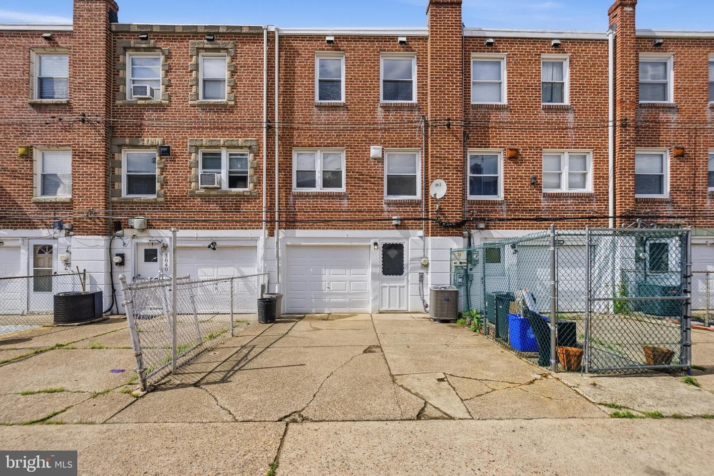 3042 Fairfield Street photo 3
