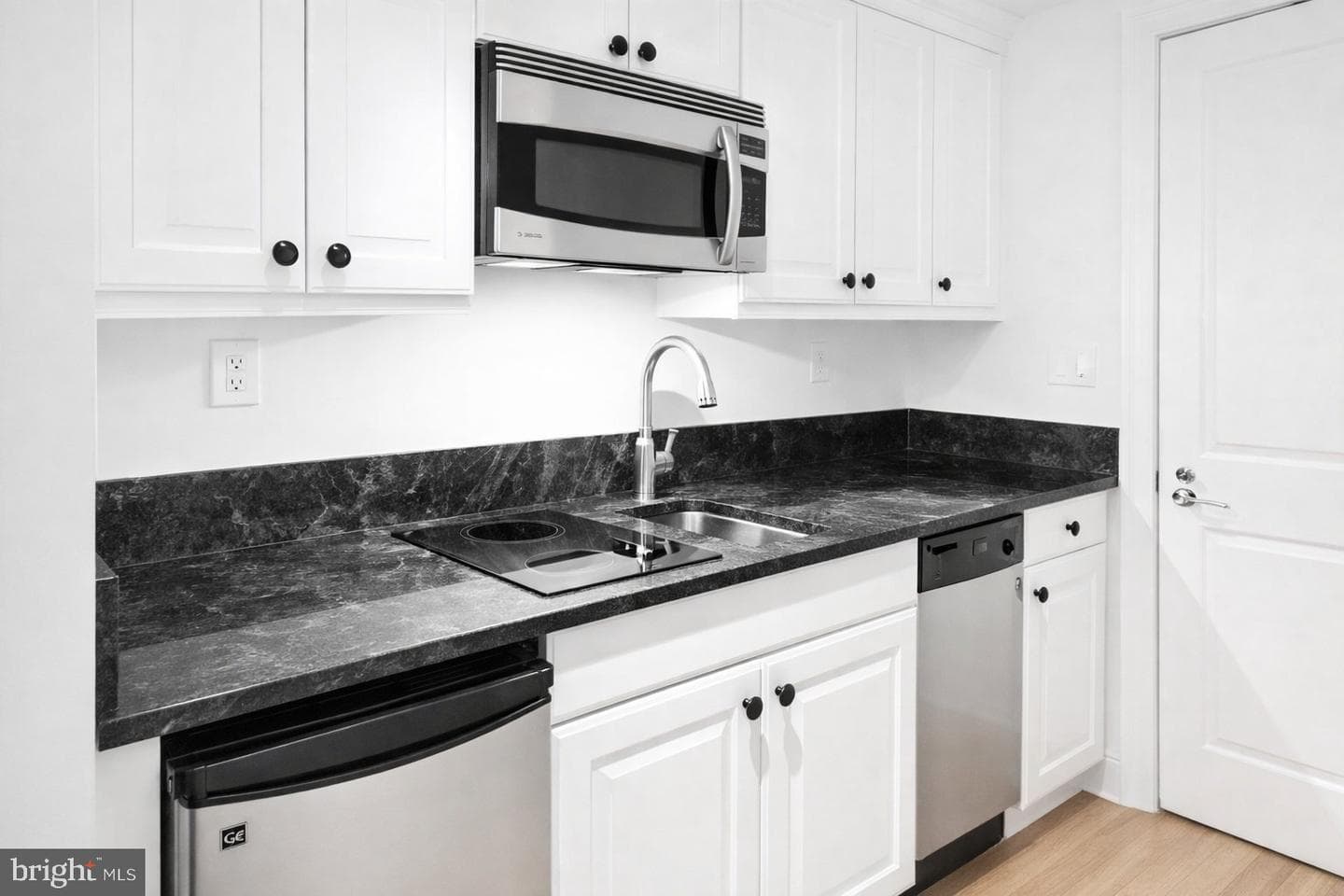1701 Locust Street #2016 photo 3