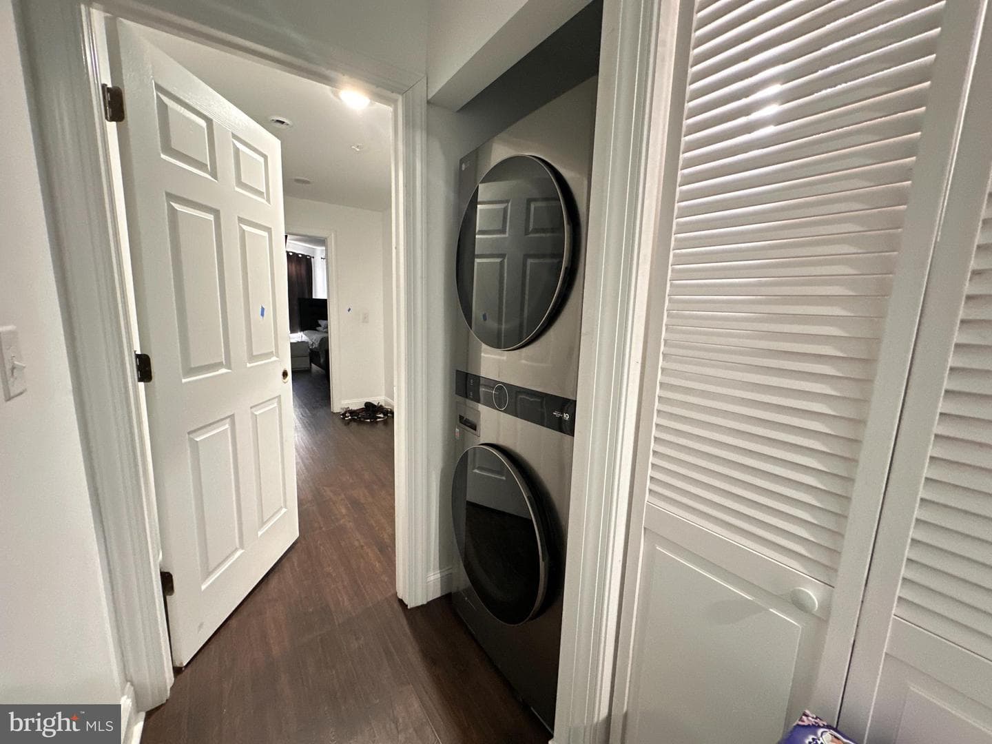 528 E Brinton Street photo 11