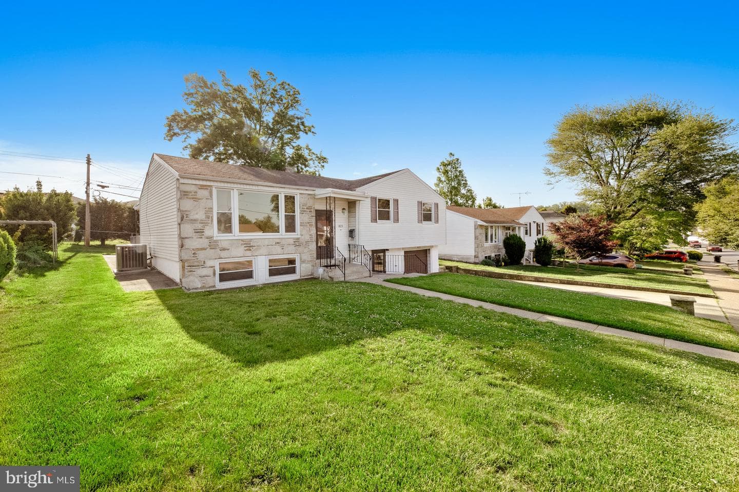 823 Rennard Street photo 2