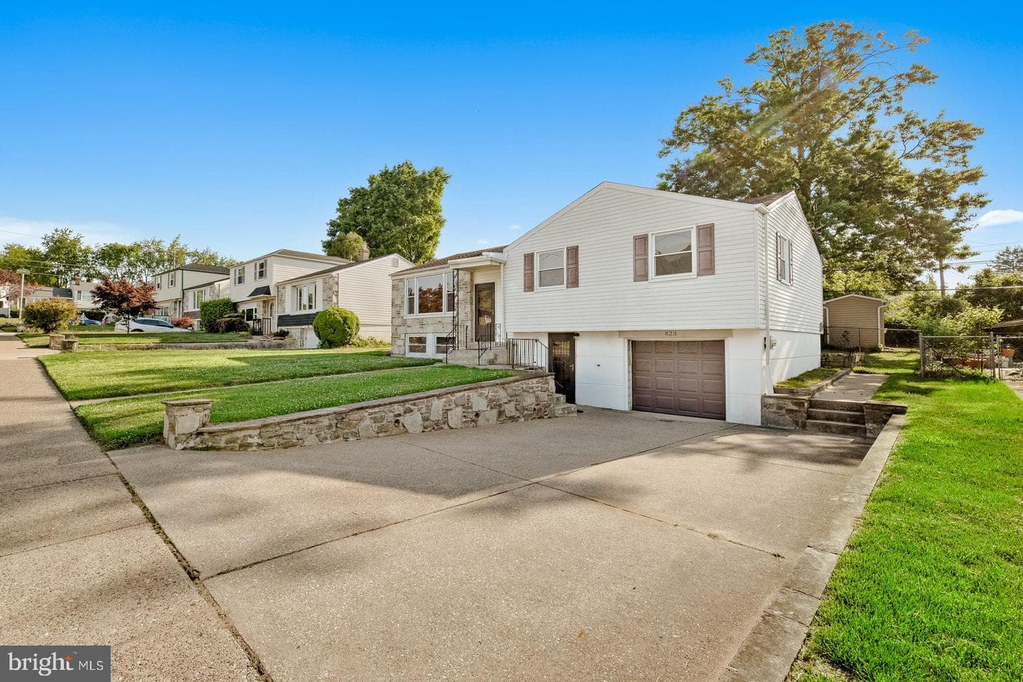 823 Rennard Street photo 3
