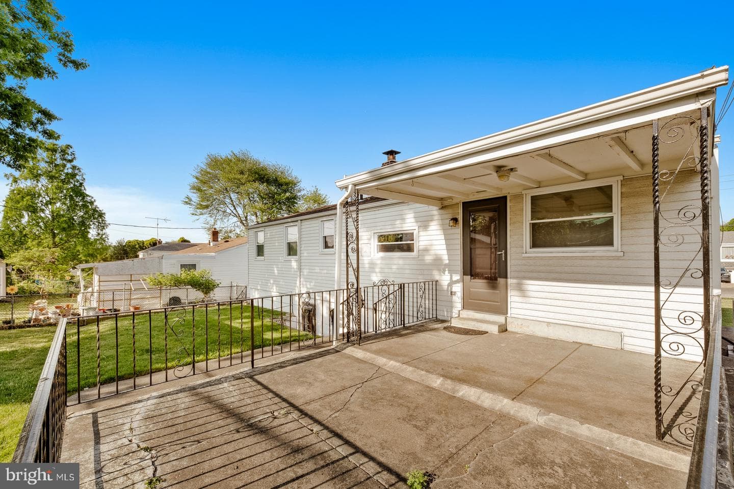 823 Rennard Street photo 36