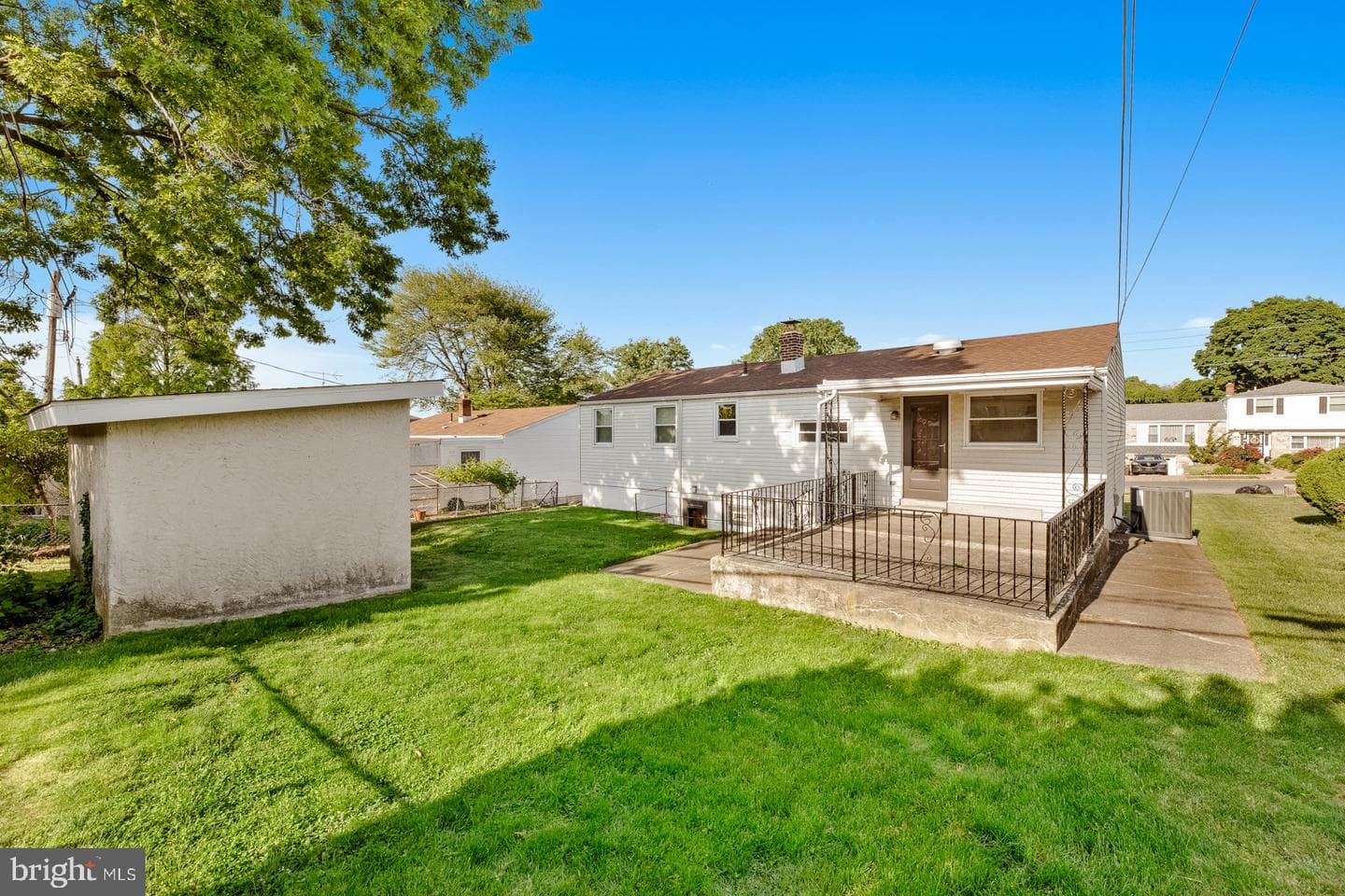 823 Rennard Street photo 39