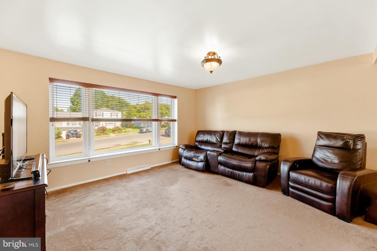 823 Rennard Street photo 5