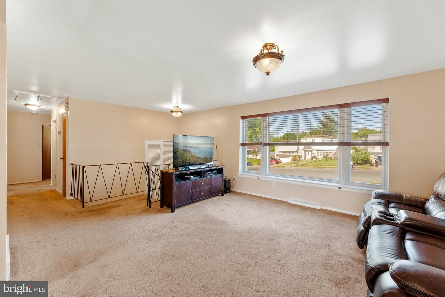 823 Rennard Street photo 6
