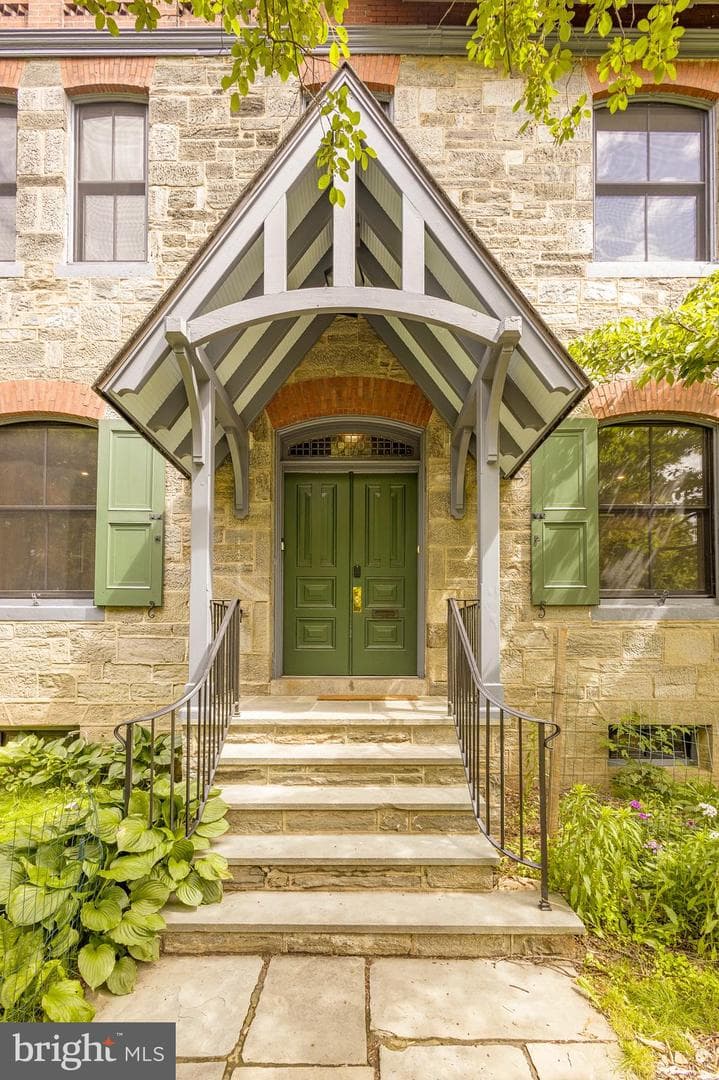 148 W Highland Avenue photo 28