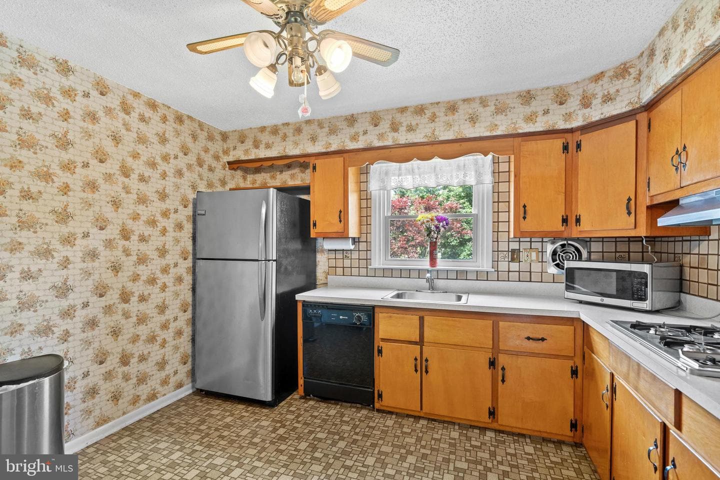 9223 Crispin Street photo 6