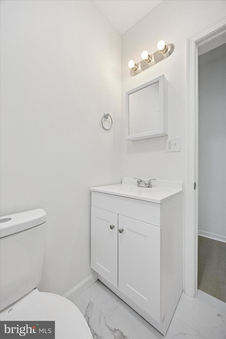 176 W Hansberry Street photo 5