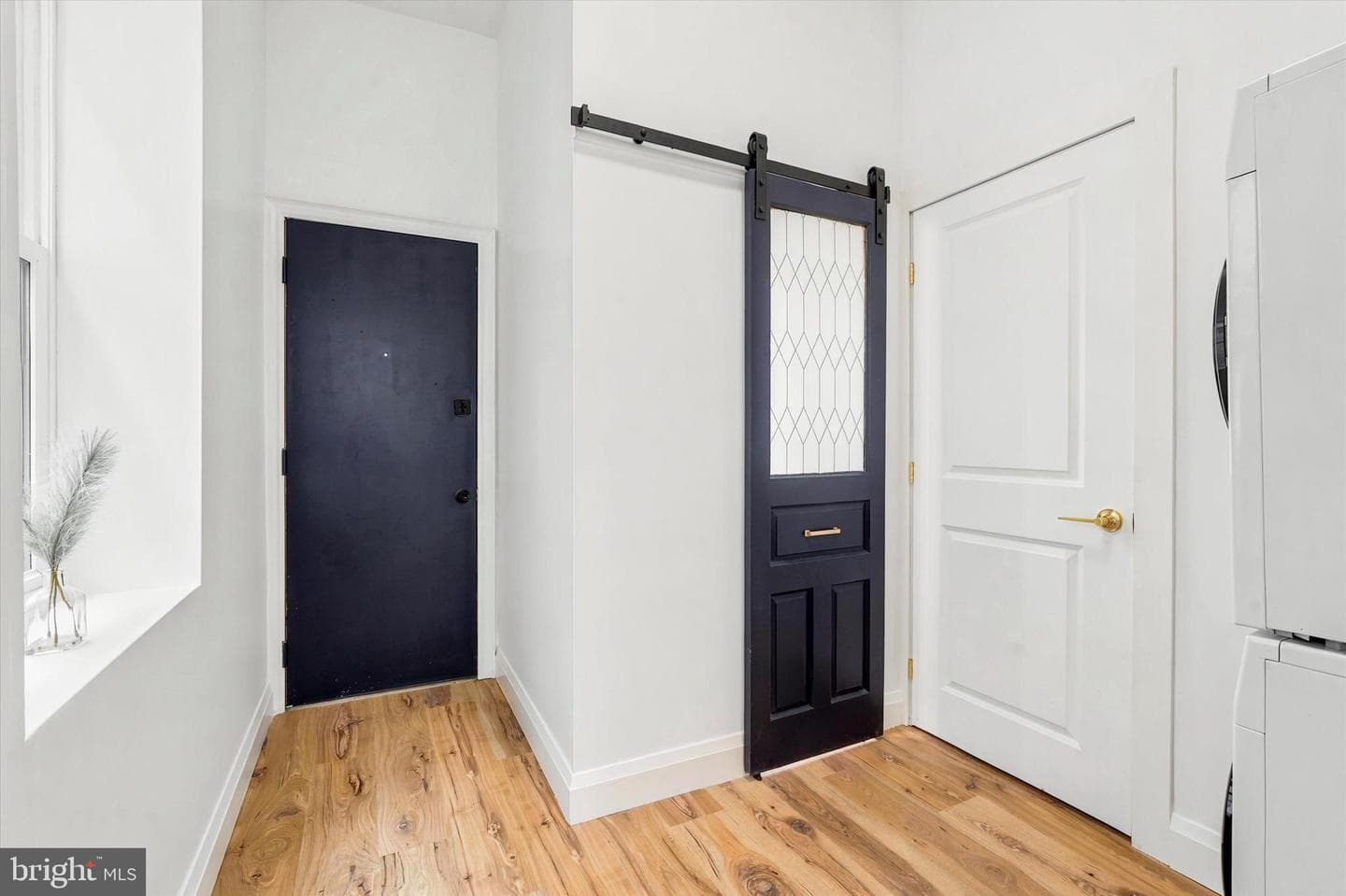 2304 Nicholas Street photo 10